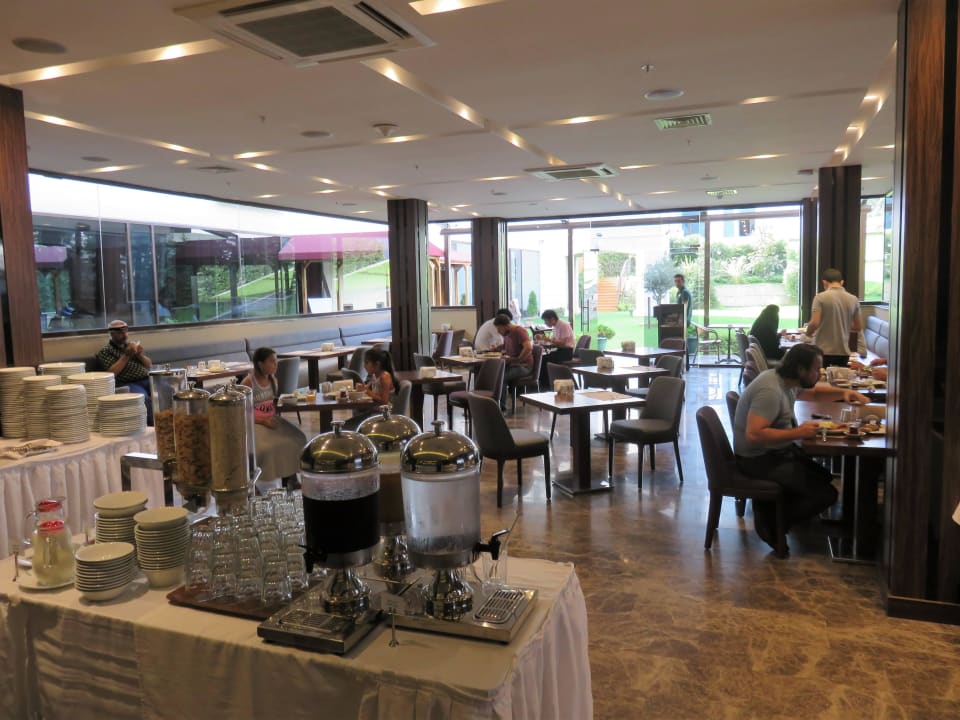 Frühstücksraum Ramada Encore Istanbul Airport