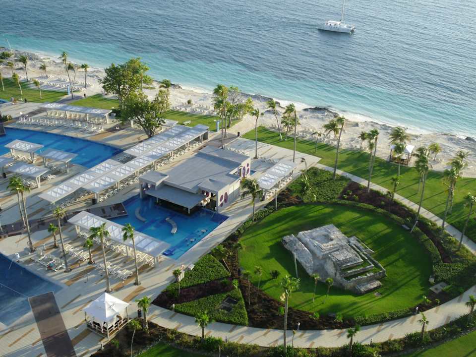 Auf die Hotelanlage Hotel Riu Palace Peninsula