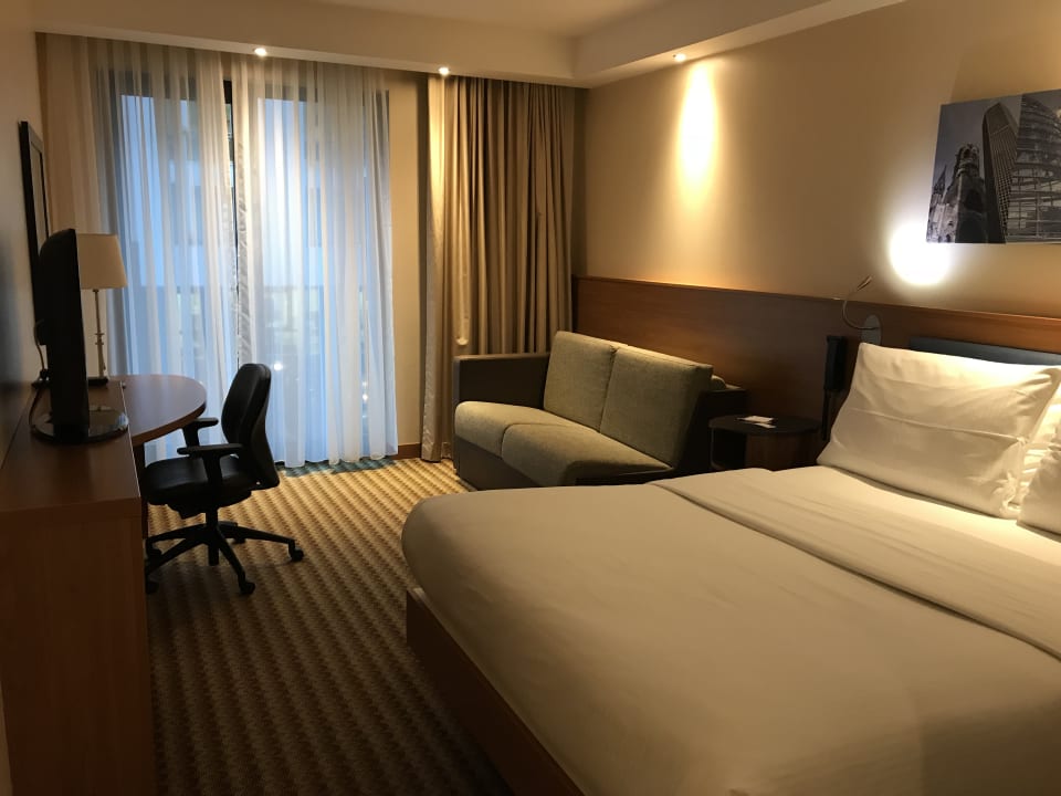 Zimmer Hampton by Hilton Berlin City West
