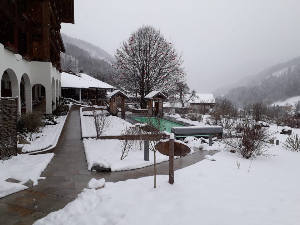 Pool Berghotel Rehlegg
