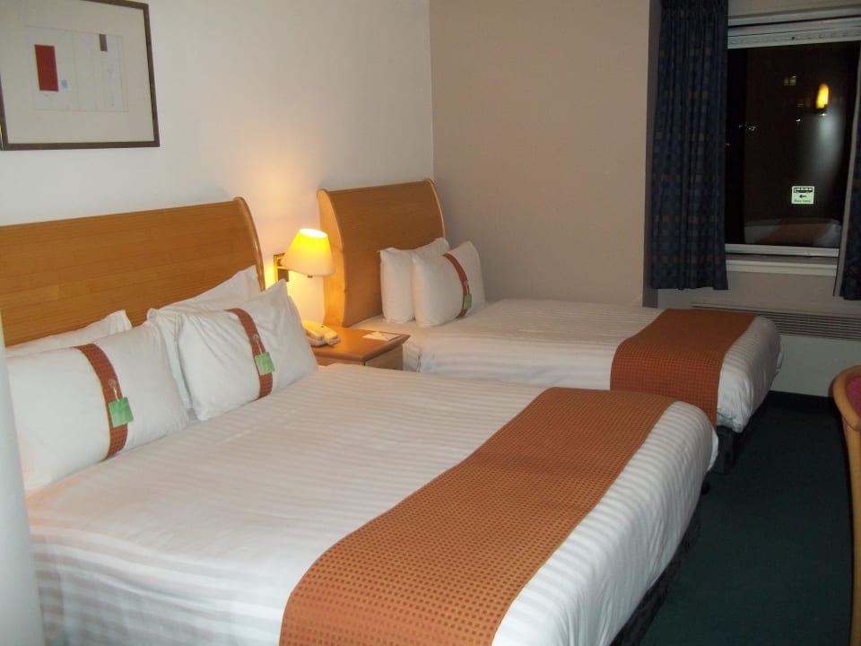 Groß genug: Diesen Raum bekam ich als Einzelzimmer Hotel Holiday Inn Aberdeen