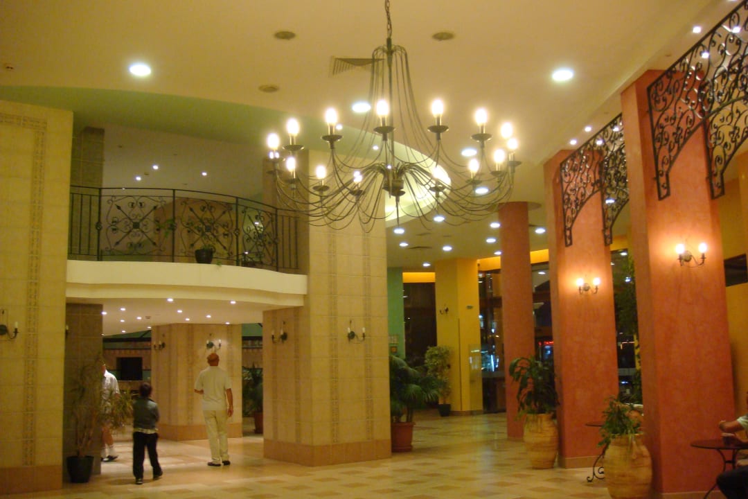 Лобби Hotel Hrizantema