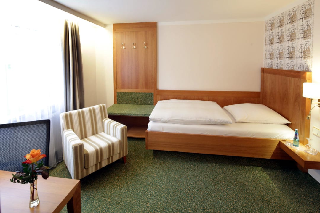 Standard Einzelzimmer Hotel Bayerischer Hof