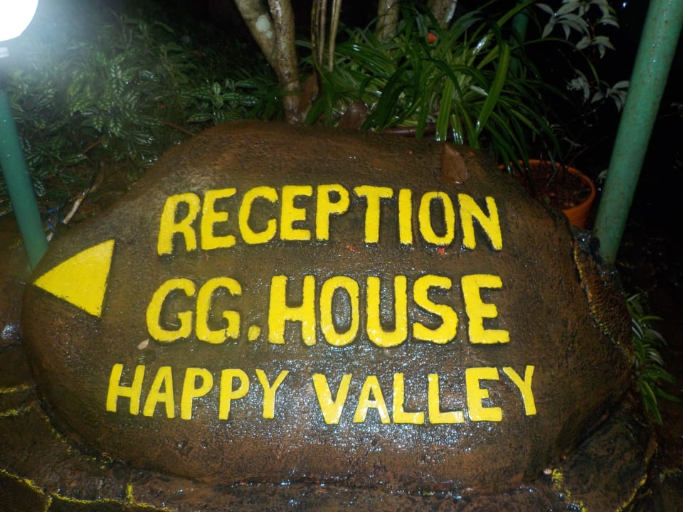 Hotelschild GG House Happy Valley