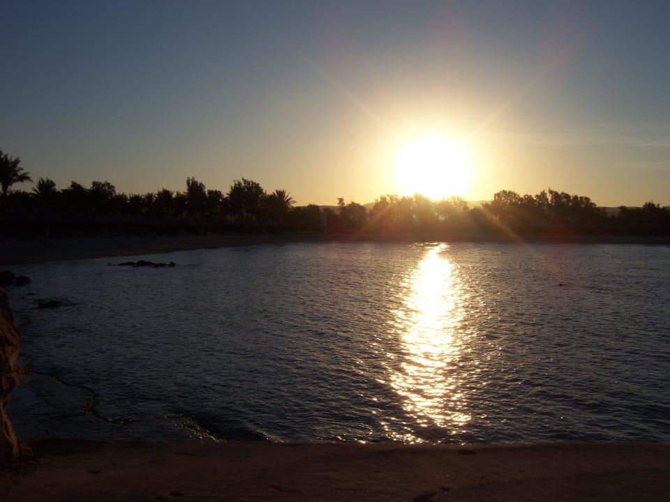 Sonnenuntergang in der Rocks-Bar Mövenpick Resort El Quseir