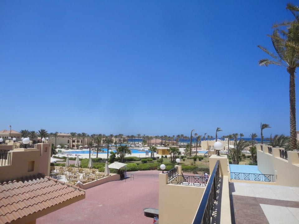 Blich Richtung Pool und Meer Cleopatra Luxury Resort Makadi Bay