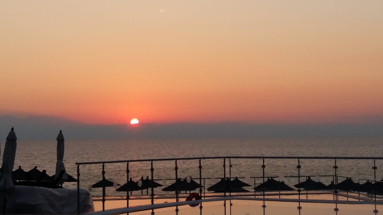 Sonnenuntergang Istion Club & Spa