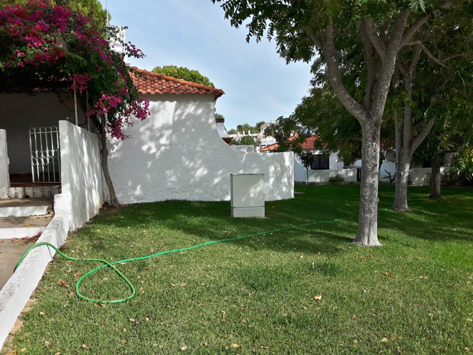 Schöne Aussenanlage Pedras d'el Rei