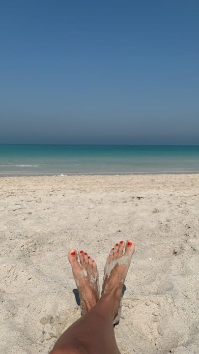 Strand Saadiyat Rotana Resort &  Villas