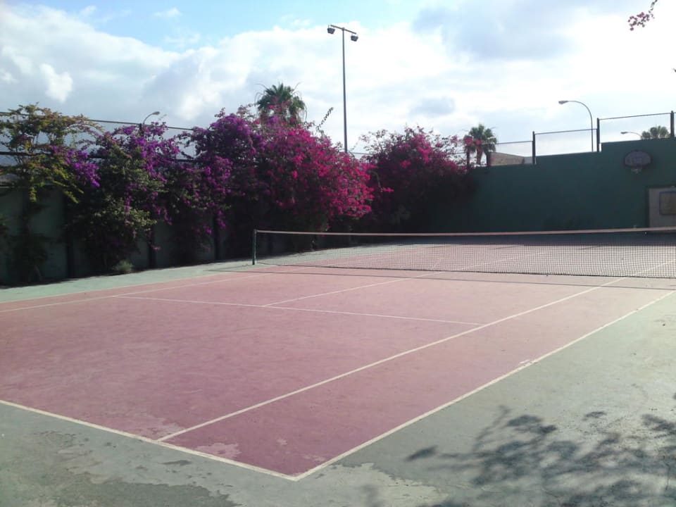 Tennisplatz im Hotel Bull Escorial & Spa