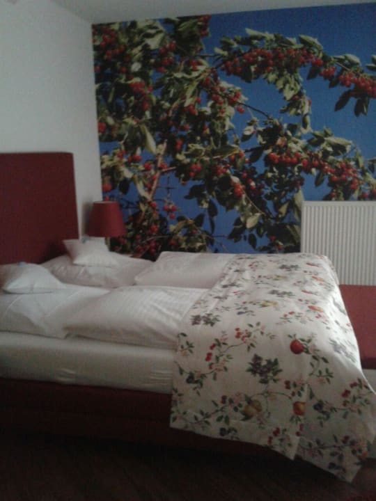 Bett im Zimmer 202 Ringhotel Landhotel Buller
