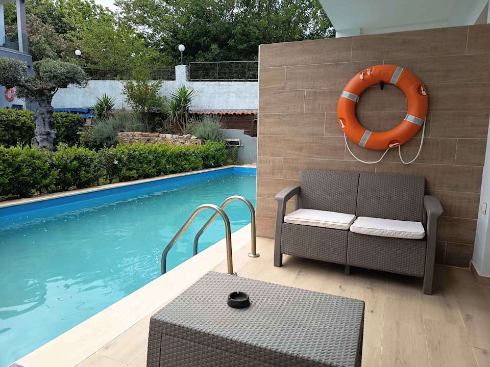 Zimmer Cavo Orient Beach Hotel & Suites