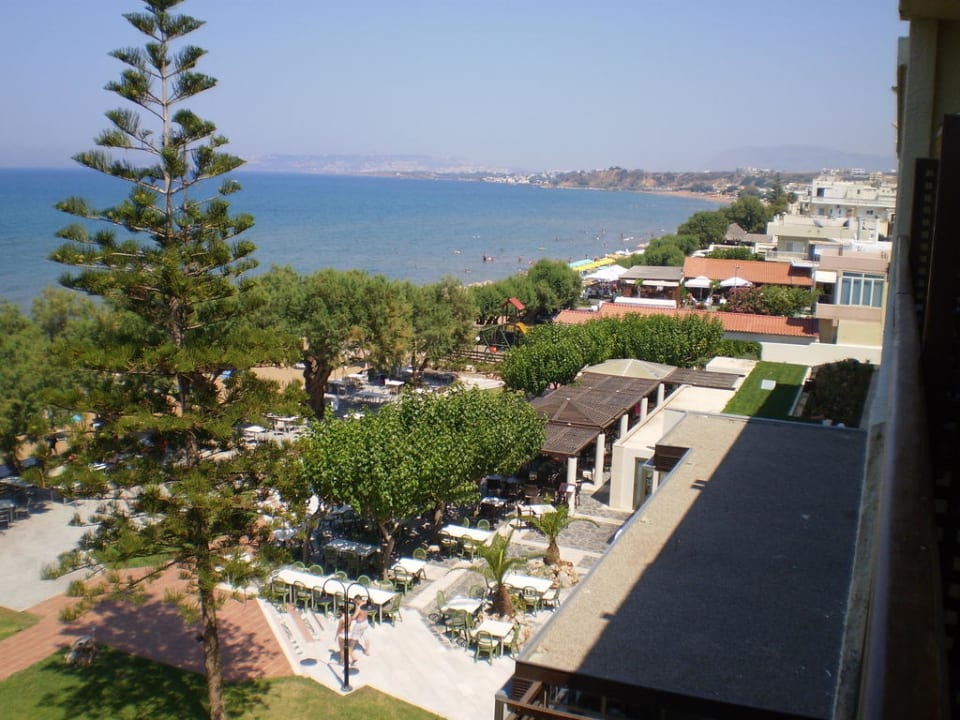 Ausblick vom Hotelzimmer (Altbau) Giannoulis Santa Marina Beach