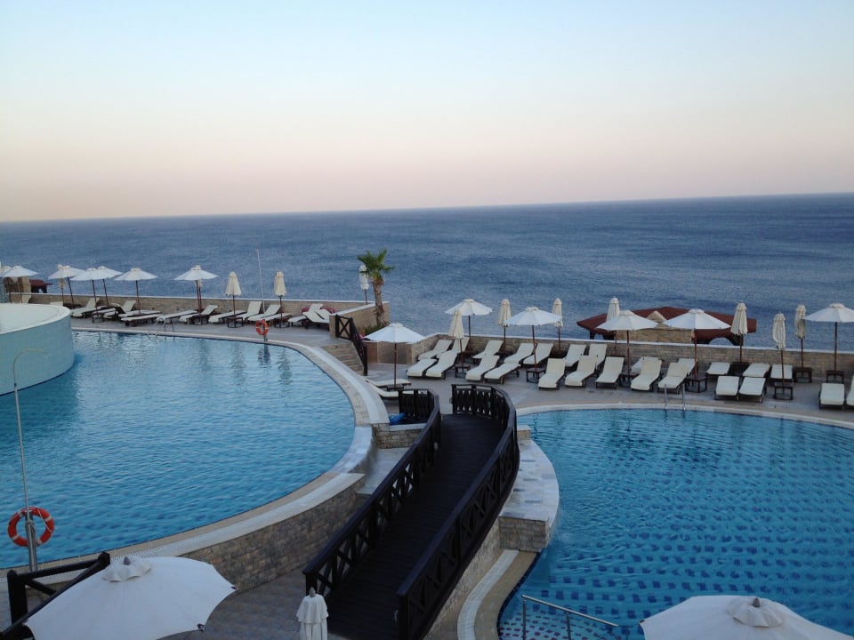 Pool des Horizon Royal Hotel Kalithea Mare Palace