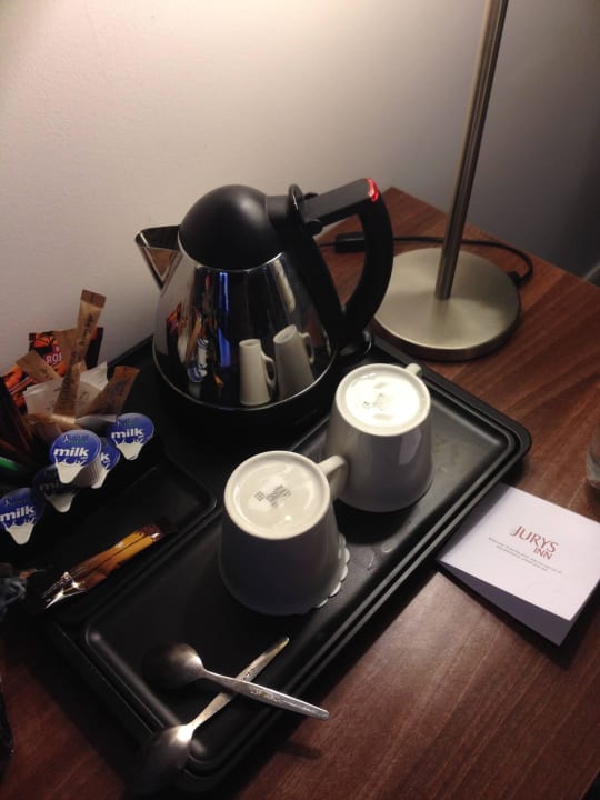 Wasserkocher im Zimmer  Leonardo Hotel Dublin Parnell Street