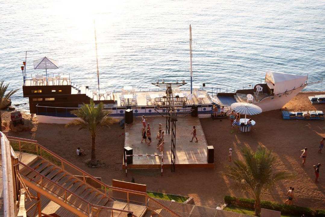 Animation am Abend Albatros Sharm Resort