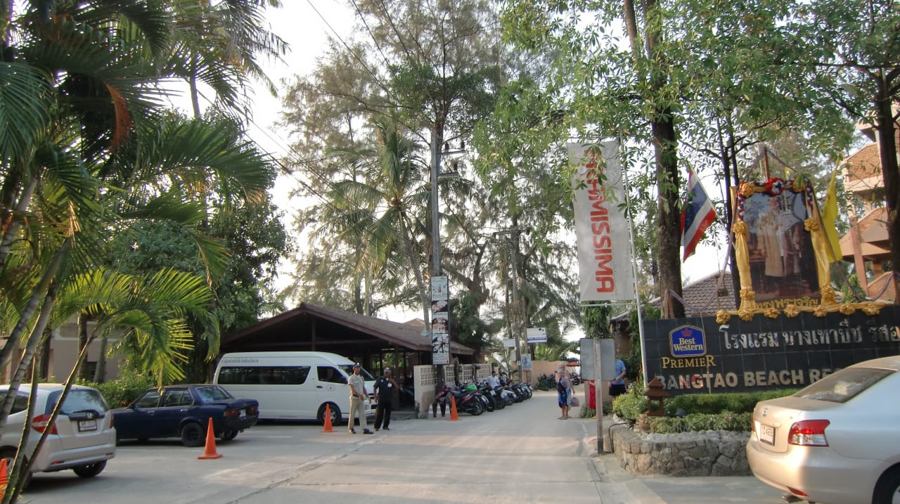 Kleine Straße zum Strand Best Western Premier Bangtao Beach Resort & Spa