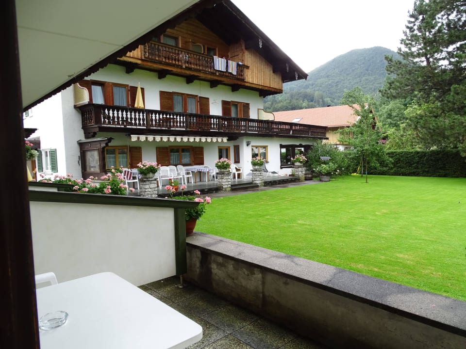Das Haupthaus mit Frühstücksraum Hotel Reuther Garni