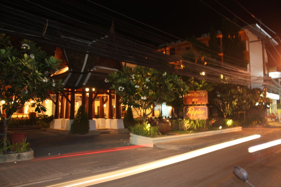Poppies bei Nacht Anavana Beach Resort