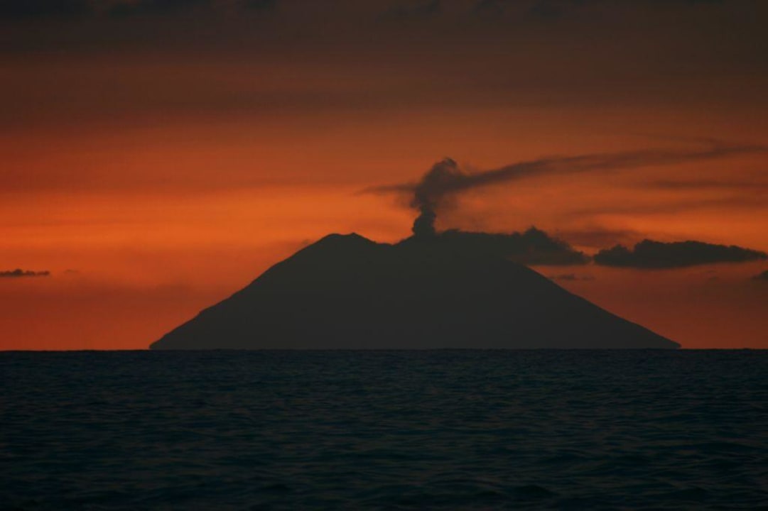 Der Blick vom Hotel zum Stromboli Aldiana Club Rocca Nettuno Calabria