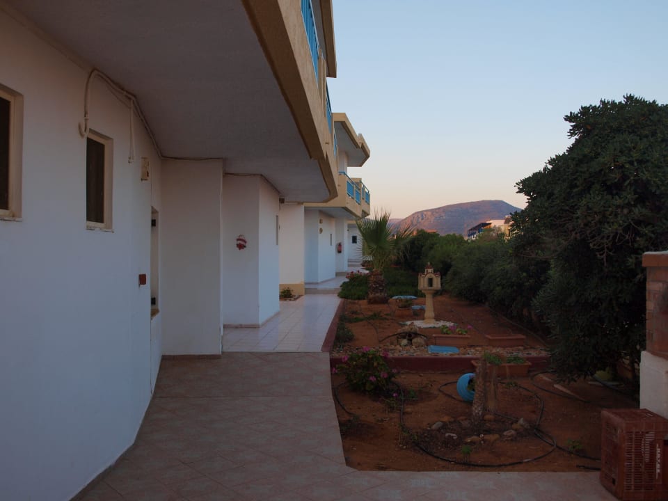 Wejścia do pokoi Kasapakis Hotel & Apartments