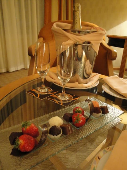 Stol powitalny. Sheraton Warsaw Hotel