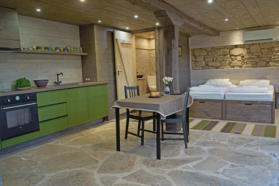 Zimmer Authentic House with Stunning Mountain View - Karashka