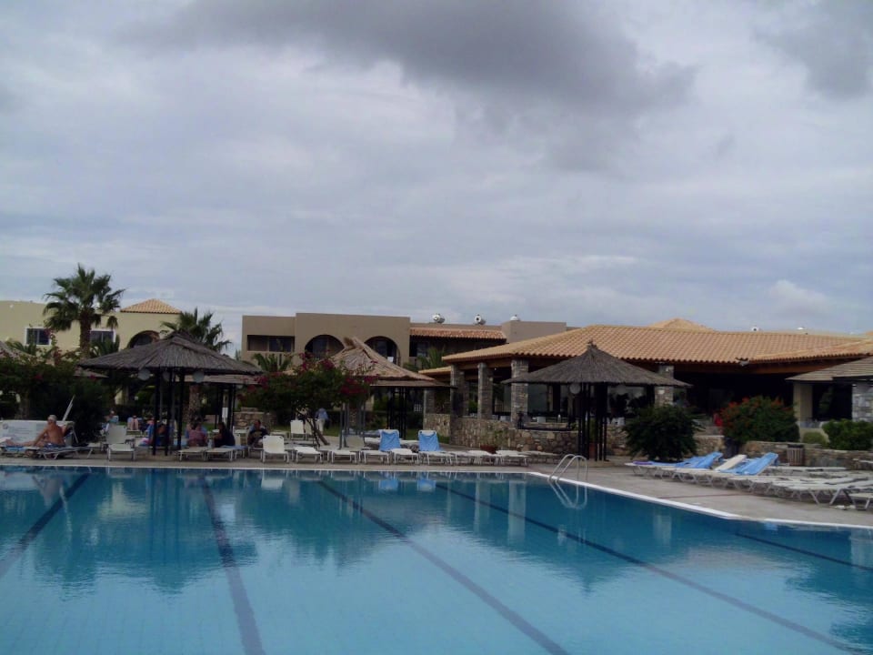 Blick auf den Hauptpool Akti Beach Club