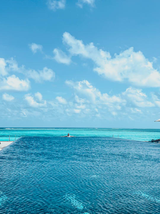 Pool TUI BLUE Olhuveli Romance