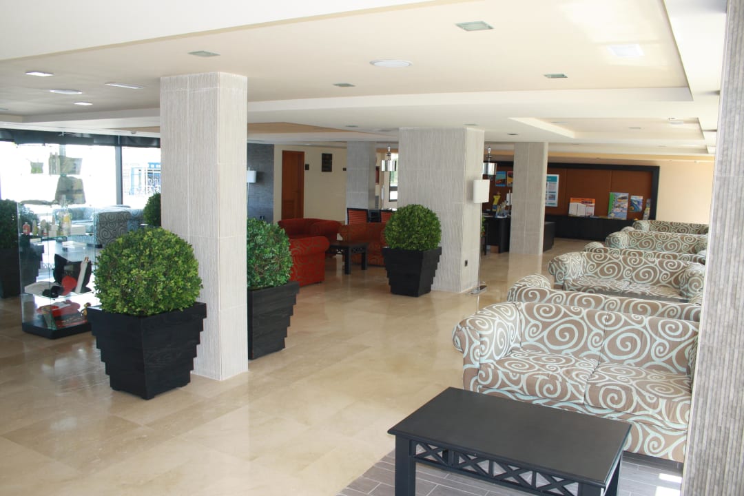 Schöne Lobby Protur Palmeras Playa Aparthotel
