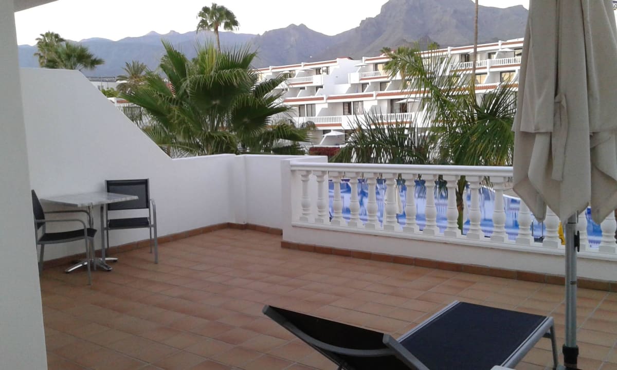 Große Terrasse allsun Hotel Los Hibiscos