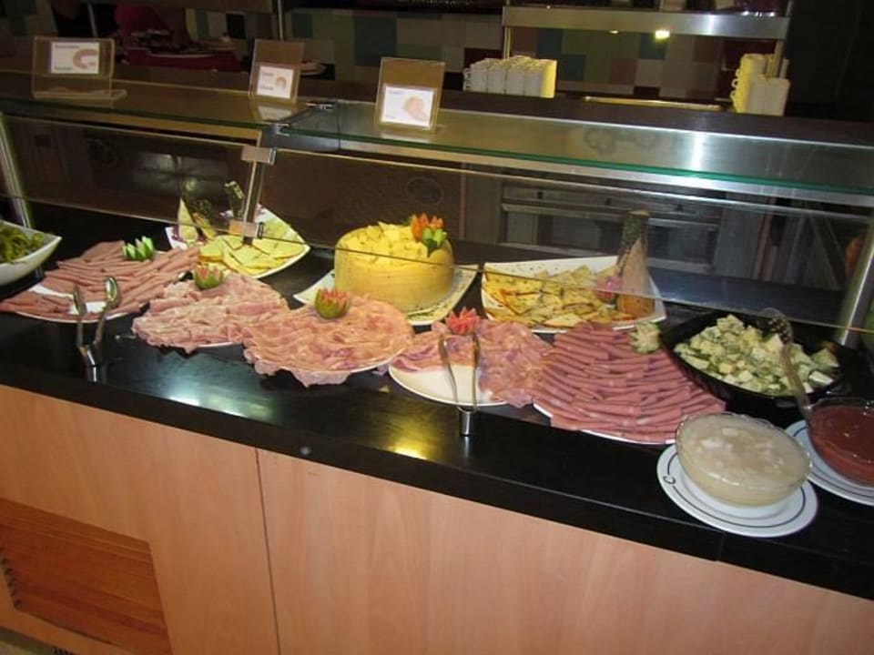 Wursttheke im Hauptrestaurant Hotel Villa Cuba