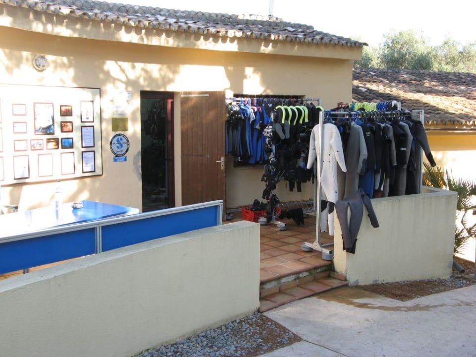 .. auf dem Clubgelände: die Tauchstation ROBINSON CALA SERENA