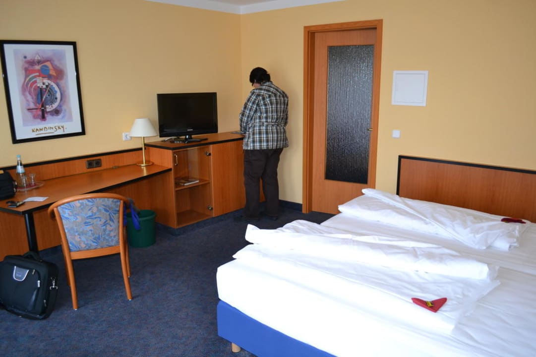 Ausreichend großes Zimmer Hotel Markkleeberger Hof