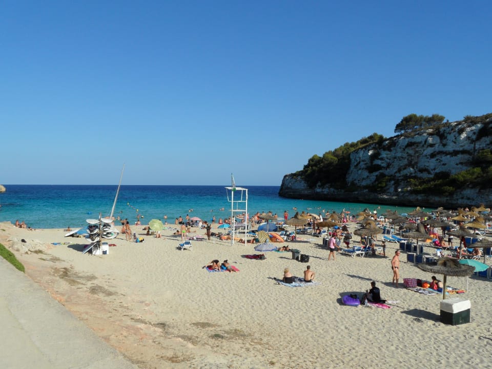 Strand der Cala Romantica blau punta reina