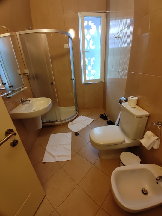 Zimmer Grand White City Hotel