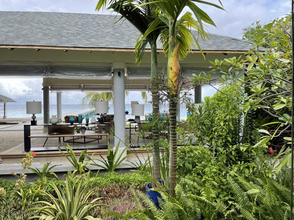 Lobby NH Collection Maldives Havodda Resort