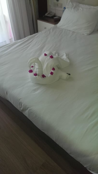 Bettschmuck Well Palace Side