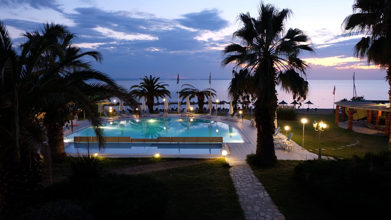 Pool Acrotel LilyAnn Boutique