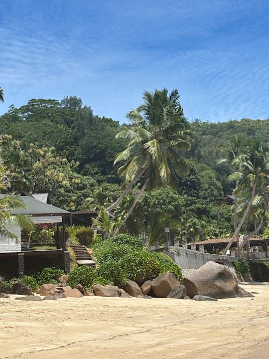 Strand The Coco de Mer Hotel & Black Parrot Suites