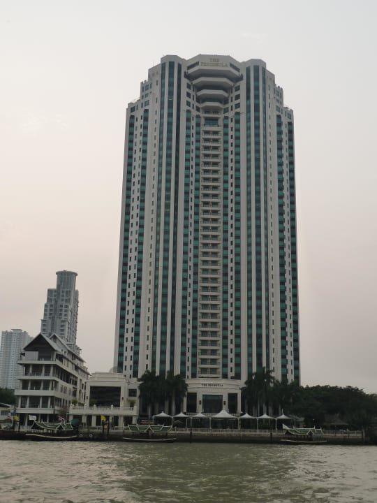 Sicht vom Chao Phraya auf das Hotel Hotel The Peninsula Bangkok