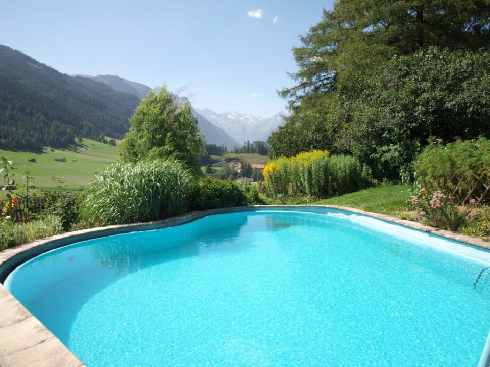 Pool mit traumhaften Ausblick Hotel Trinserhof