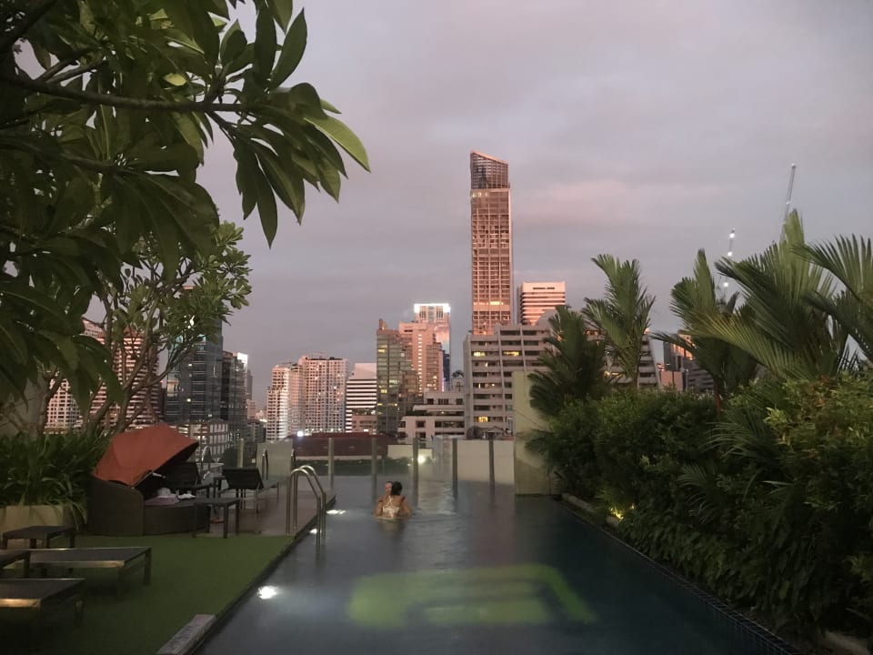 Pool Aloft Bangkok Sukhumvit 11