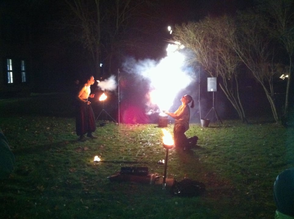 Ritter-Feuershow im Garten Hotel Zum Herrenhaus
