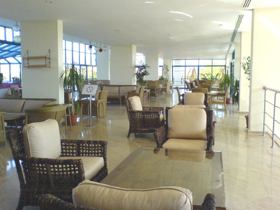 Im Innenbereich/Sitzgelegenheit Sunrise Resort Hotel