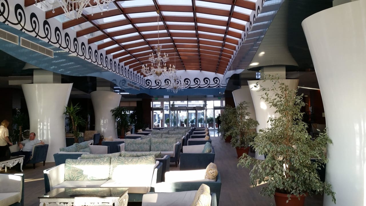 Gemütlich lesen und etwas trinken Adalya Ocean Deluxe