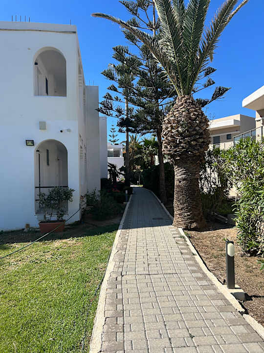 Gartenanlage HARPIN Happy Days Beach Hotel