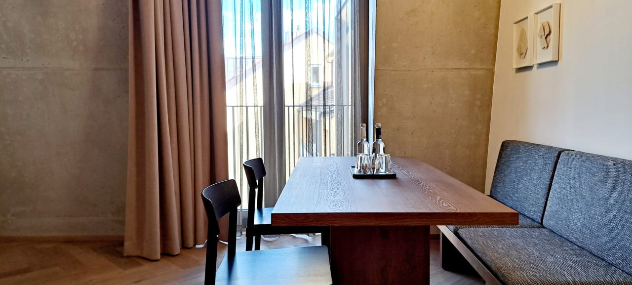 Zimmer Karl August - a Neighborhood Hotel