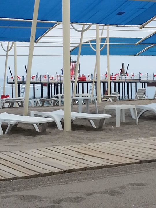 Strandbereich mit Steg Seaden Sea World Resort & Spa