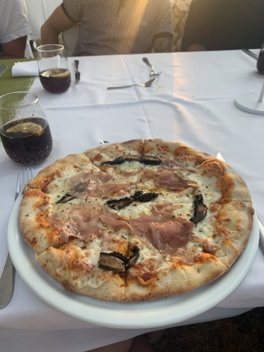 Gastro Anissa Beach & Village